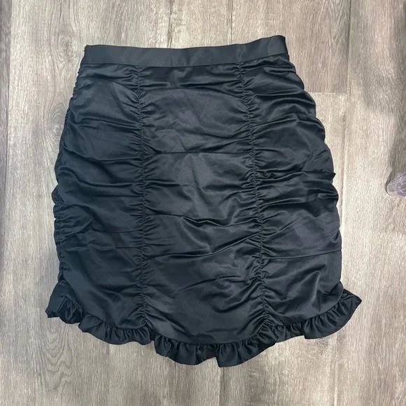 Elegant Black Ruched Mini Skirt
